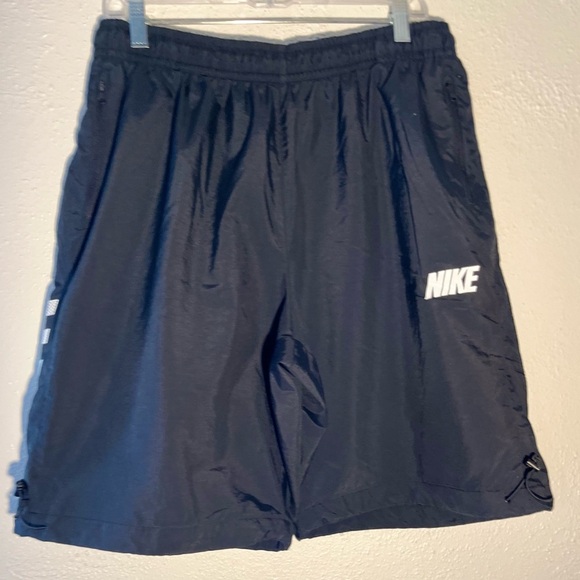 Nike Men's Black Shorts - Picture 2 of 7